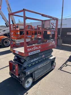 19’ Skyjack Scissor Lift