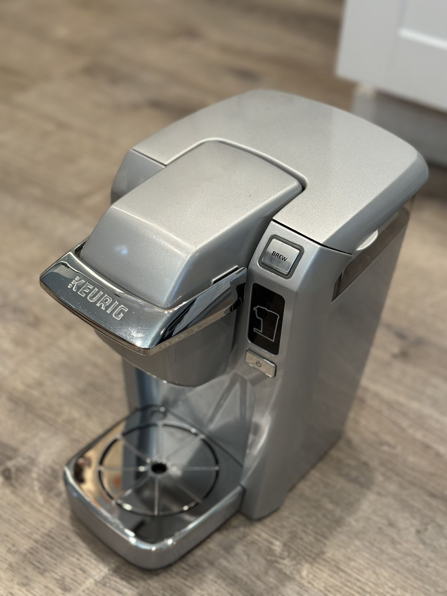 Keurig K-Mini K15 Single-Serve K-Cup aPod Coffee Maker, Platinum