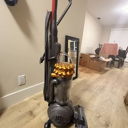 Dyson Vacuum - Cinetic Big Ball