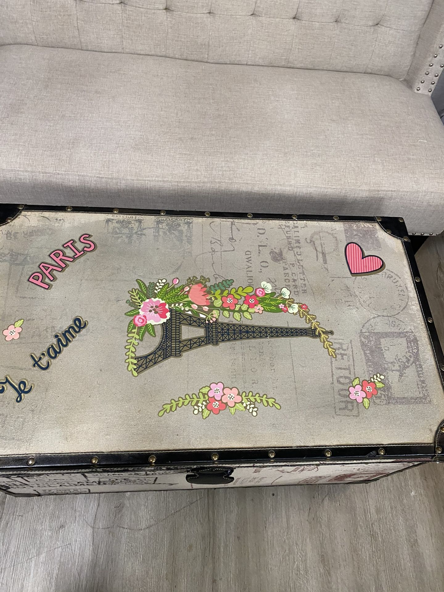 Very Gorgeous Storage ottoman