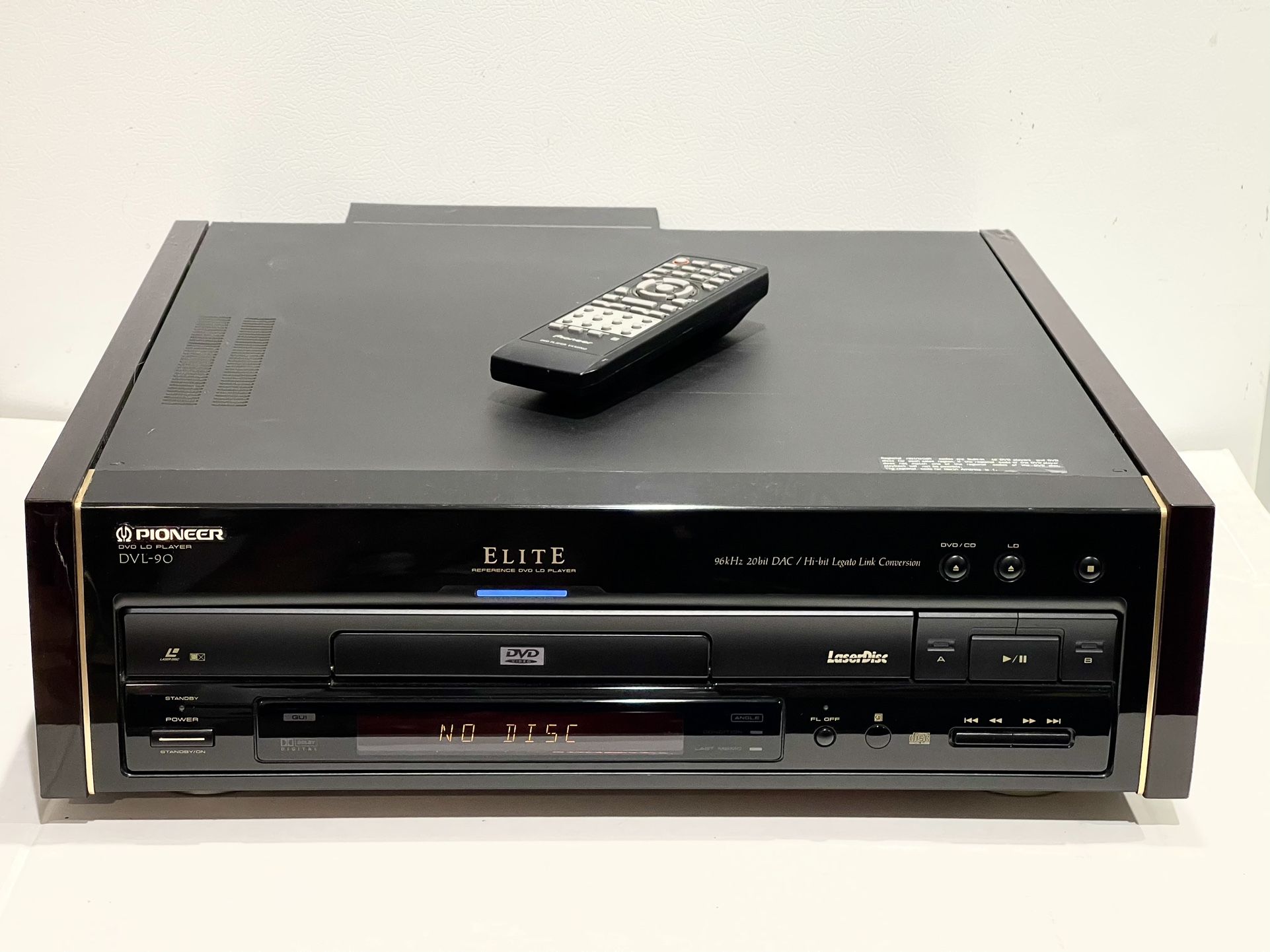 Vintage PIONEER ELITE Lazer Dics / CD/DVD Player. Model: DVL-90