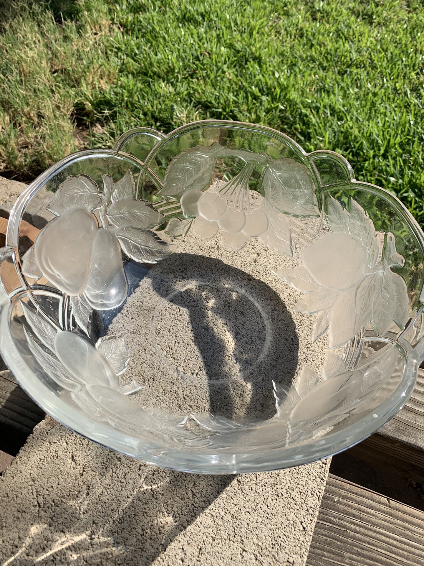 Glass fruit bowl