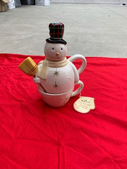 Adorable Hallmark Snowman/ Christmas teapot for one/great Gift