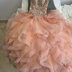 Beautiful and elegant Quinceañera Dress