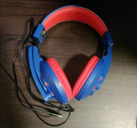 Wired headphones sonic