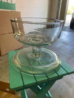 Glass serving dish
