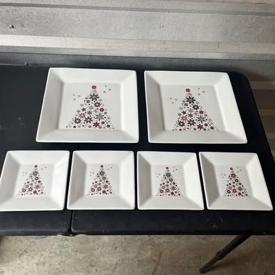 Food Network “Linzer” Holiday Tree Plates and Serving Dishes … Porcelain