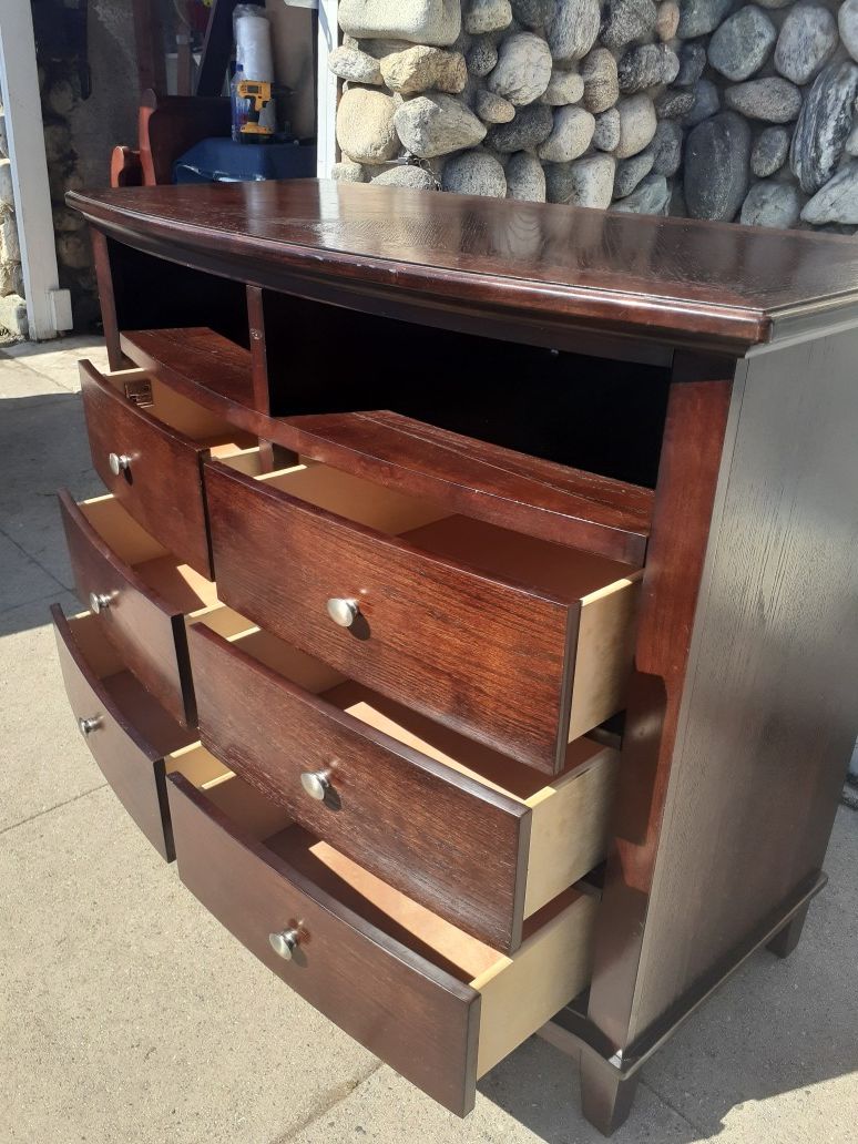 Dresser tv stand