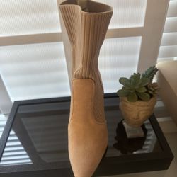 Women’s Boots Size 6 