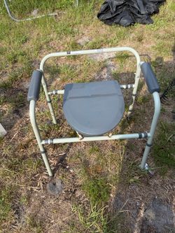 Portable toilet