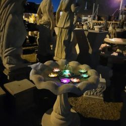 Concrete Stone Birdbath / Cement Backyard Garden Outdoor Birdbath or Planter Pot