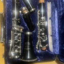 Bundy Resonite Clarinet By Selmer Co