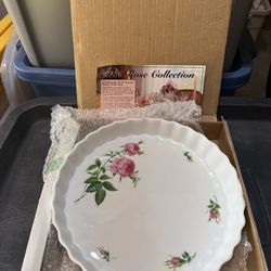 Christineholm Porcelain Rose Quiche Baking Dish