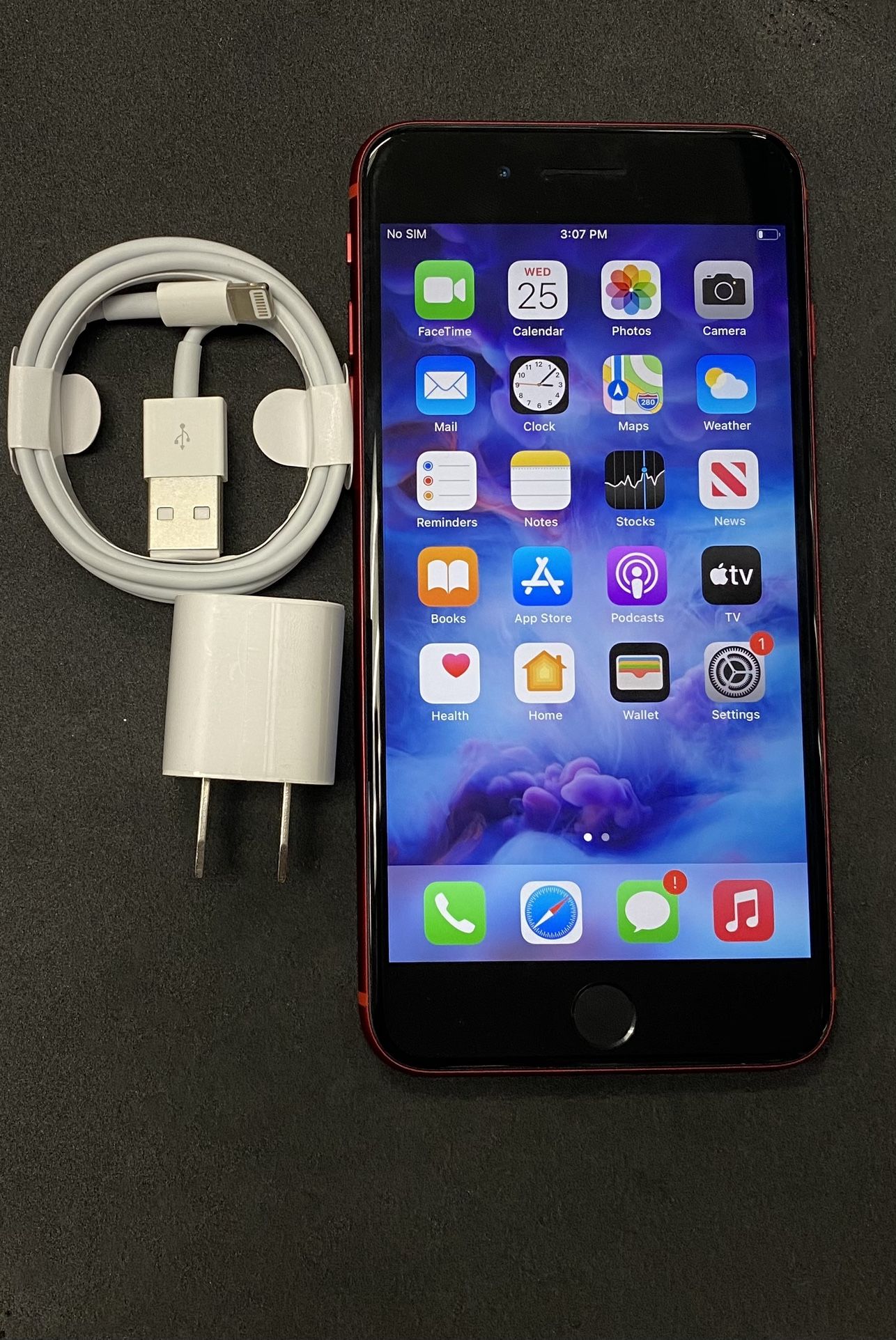 Factory unlocked apple iphone 8 plus 64 gb , store warranty