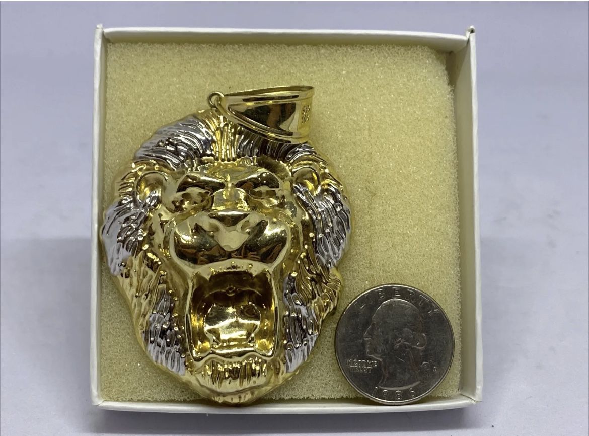 10 karat gold, Lionhead pendant