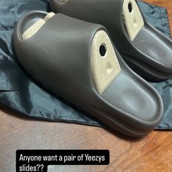 yeezys slides 