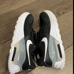 Nike tennis shoes