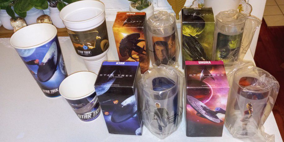 NEW SET OF 4 COLLECTIBLE BURGER KING 2009 STAR TREK GLASSES W/3 PLASTIC AND PAPER BEVERAGE CUPS