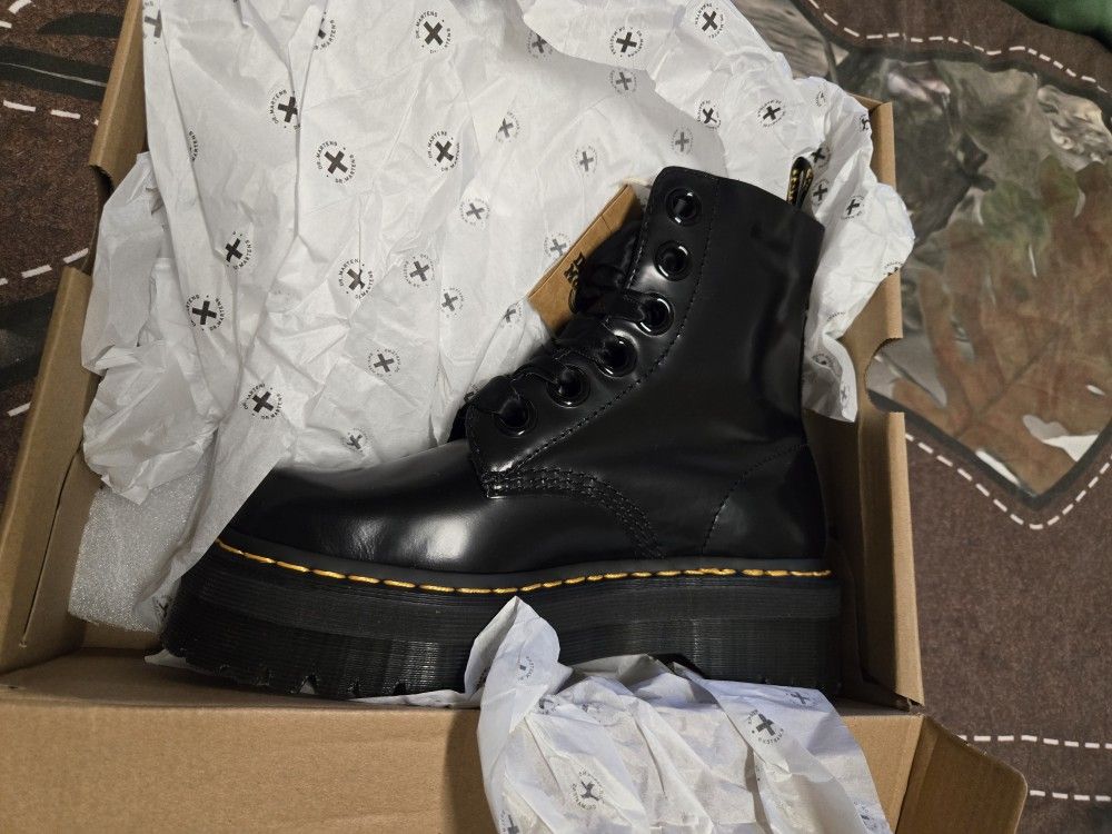 Dr Martens Womens Molly Platform Buttero Boots