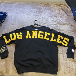 BLACK AND YELLOW LAKERS CREW NECK