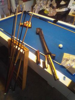 Pool table complete set with light