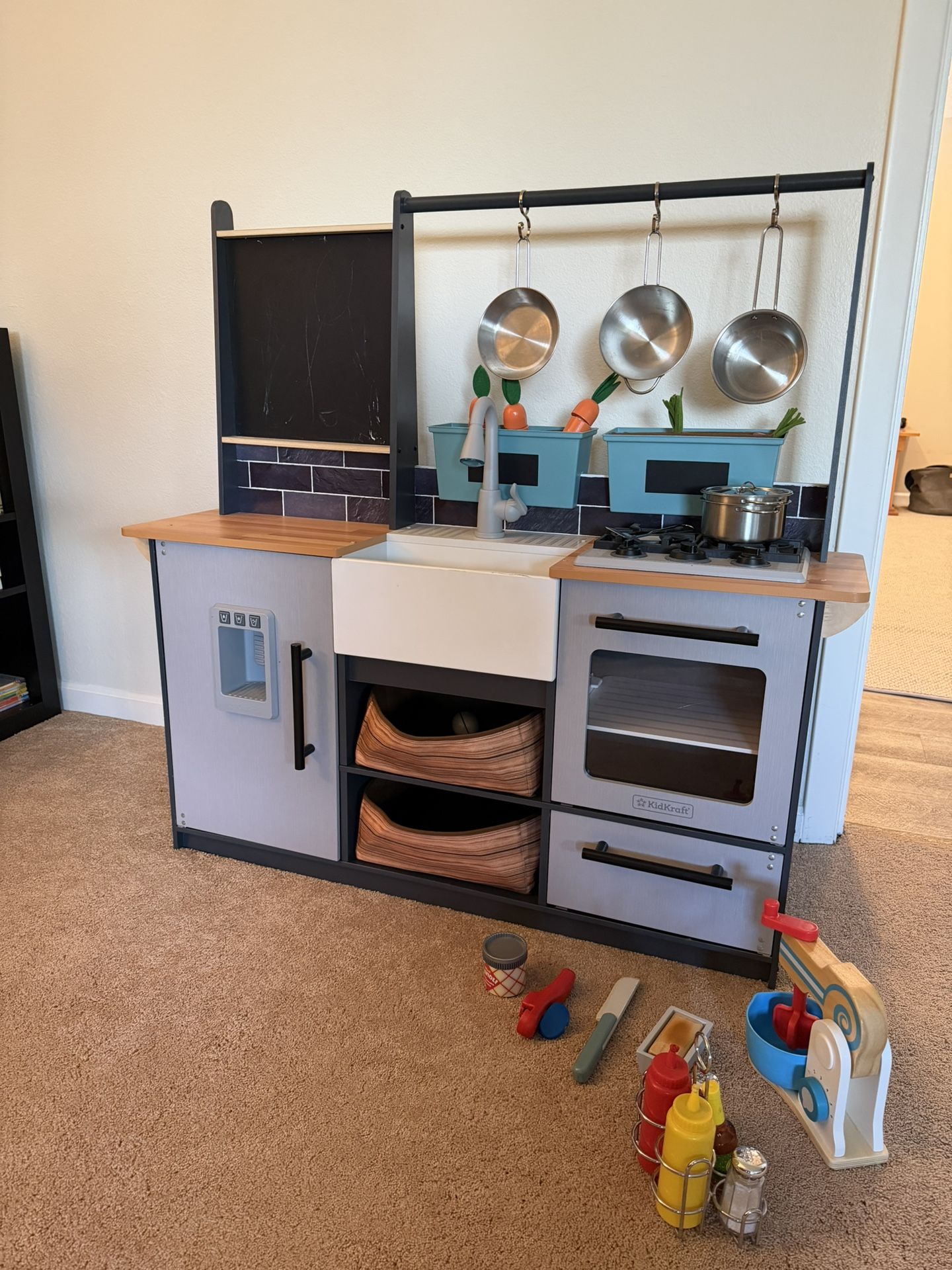 Play Kitchen