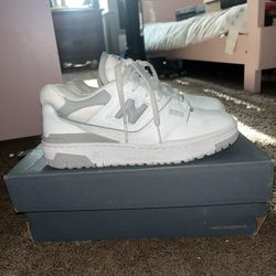 Size 7.5 Women’s New Balance 550s - VNDS, OG Box