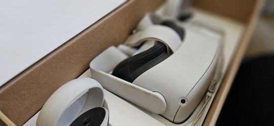 Meta Quest 2 VR