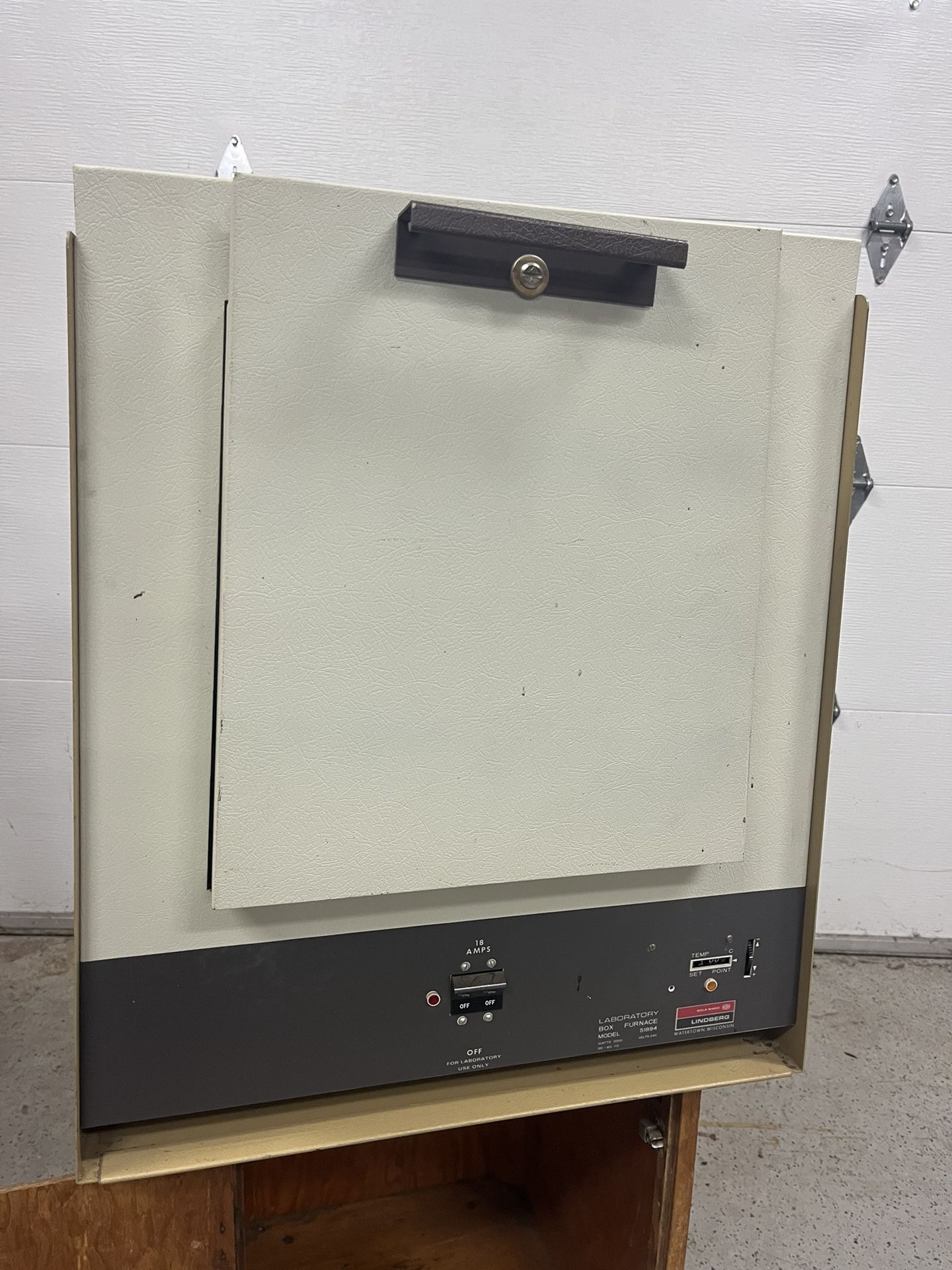 Metal Melting Pots, Lindberg Laboratory Box Furnace