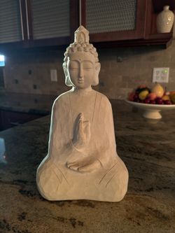 Chiseled Cream Meditating Buddha Tabletop Statue / Decor