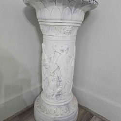 Flower vase or bust column