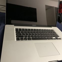 Macbook Pro 17 inch (Read Desc) 