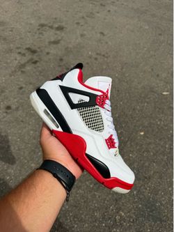 Jordan 4 Fire Red 2020 size 10.5 LOOK AT DESCRIPTION!!!