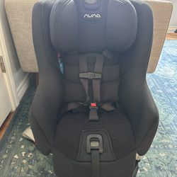NUNA CAR SEAT