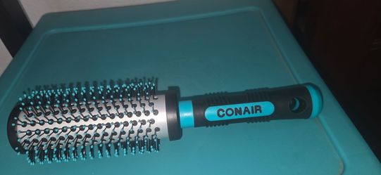 Conair Professional round hairbrush