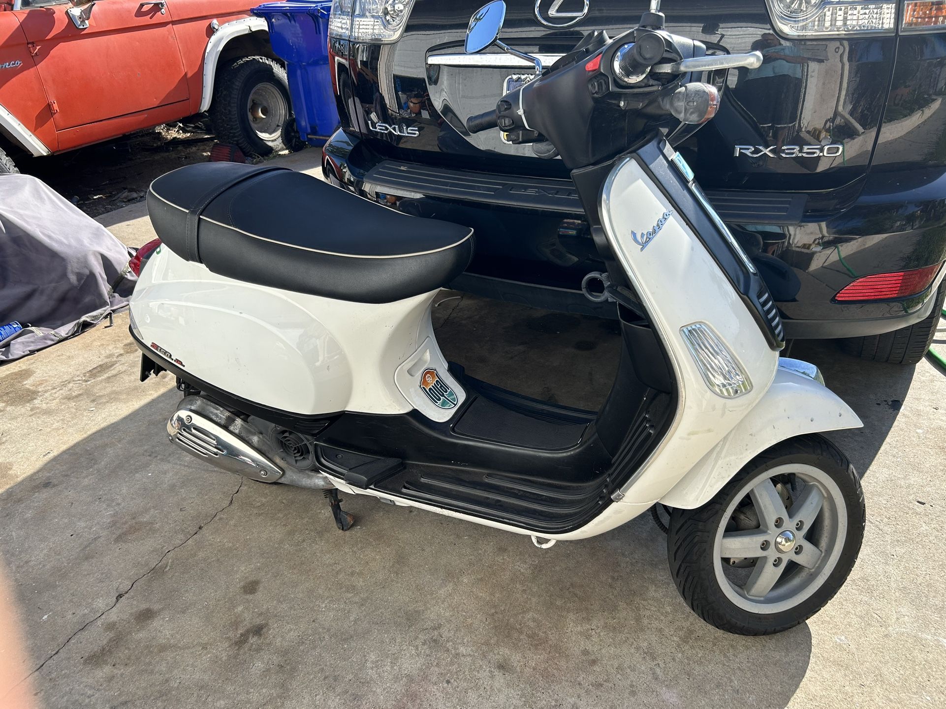 2011 vespa s 150 ie Scooter