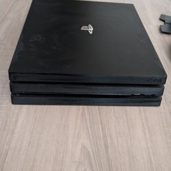 Ps4 Console And Controllers With Charger 