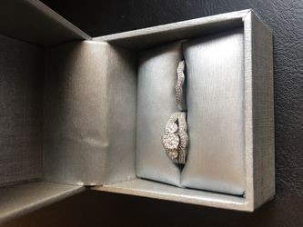 Engagement ring white gold