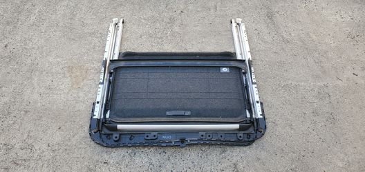 2010 - 2012 Mazda 3 sunroof assembly