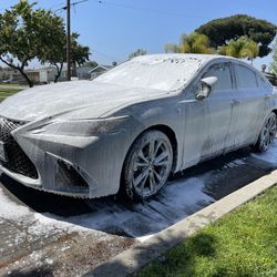 A Uto Wash / Car D Etail