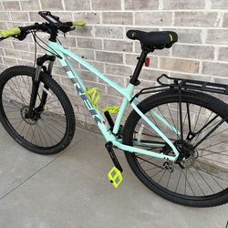 Trek Marlin 6 (Hardly Used)