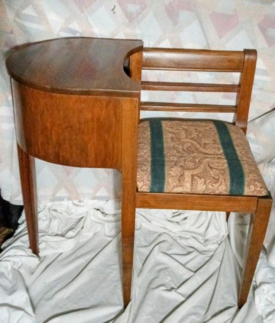 Vintage Gossip Bench/Telephone Table