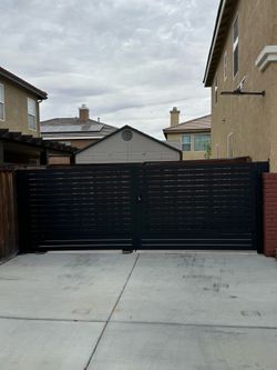 Side double gate