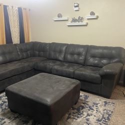 Gray Sectional Need Gone Asap 