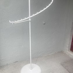 Circular Clothes Rack
