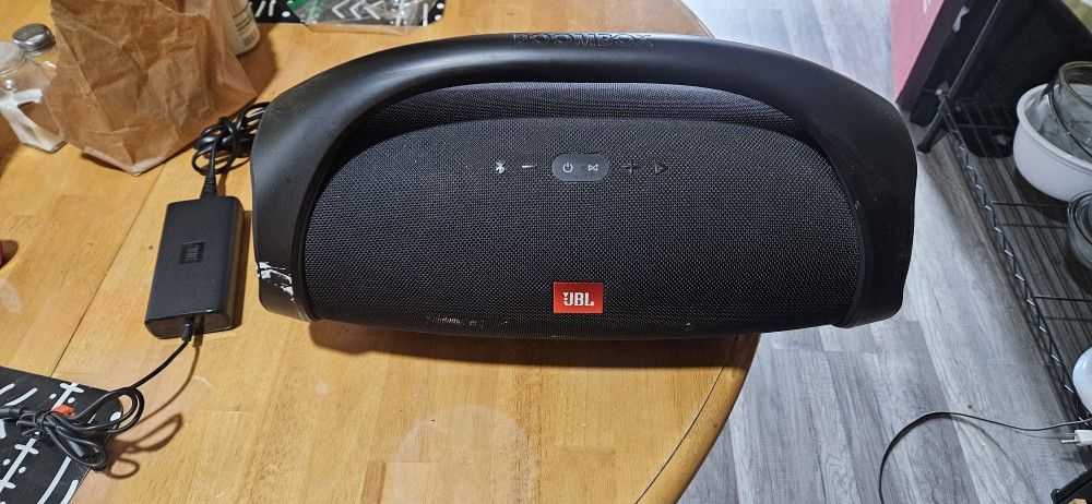 JBL Boombox