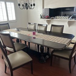 Dinning room table