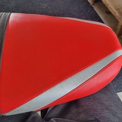 1997 GSXR 750 PASSENGER SEAT