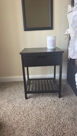 2 black night stands