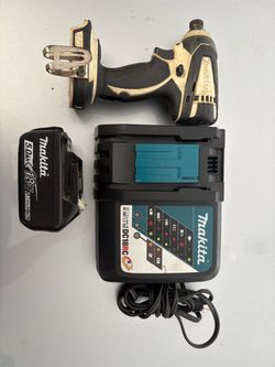 Makita XDT04 Impact drill with battery and 18v 5 amp battery